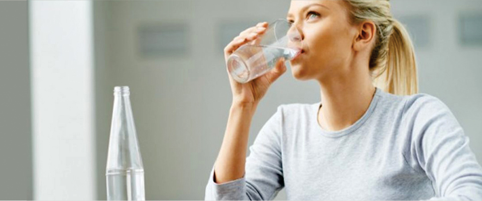 Keep-the-Body-Hydrated-to-Control-Your-Sugar-Addiction