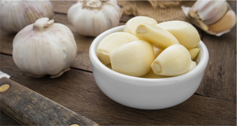 Use-Garlic-more-in-your-daily-life-to-Get-Rid-of-Warts