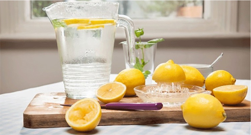 Drink-Lemon-Juice-to-Get-Rid-of-Brown-Spots-on-skin