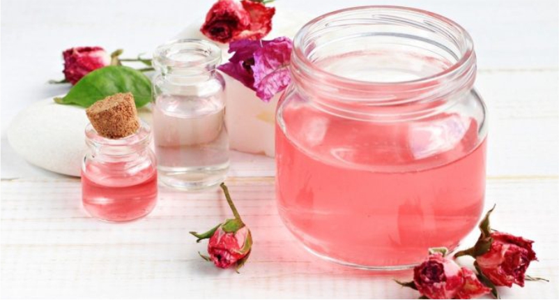 Use-Rose-Water-to-Get-Rid-of-Eye-Redness